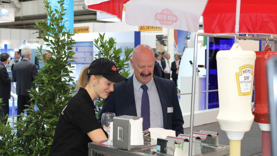 der legendäre SCHNEEBERGER Hot-Dog-Stand