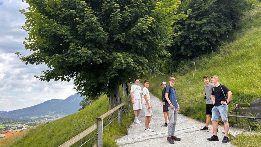 Unterwegs mit Reto Bieri, verantwortlich für die Ausbildung bei SCHNEEBERGER