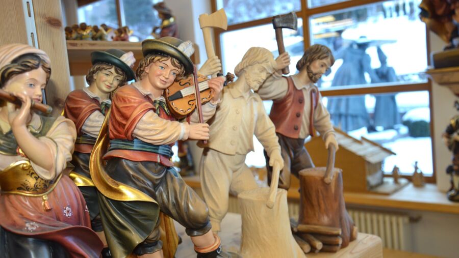 Figure in legno di Insam Ewald. 2