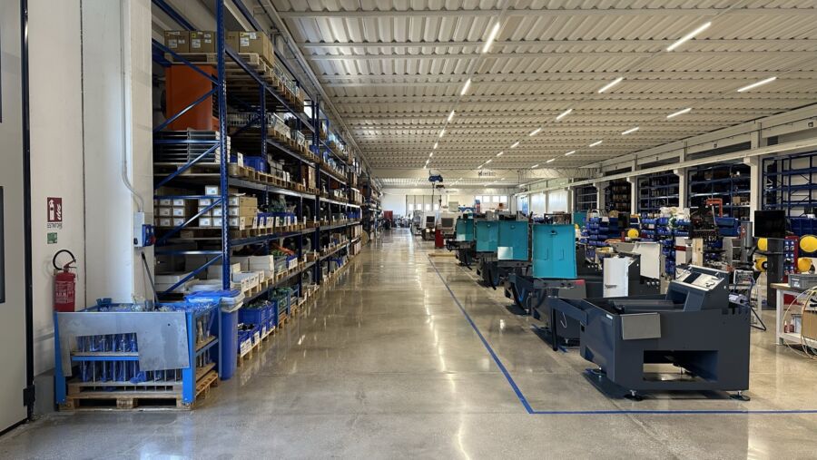 Linea di assemblaggio della Aries NGP