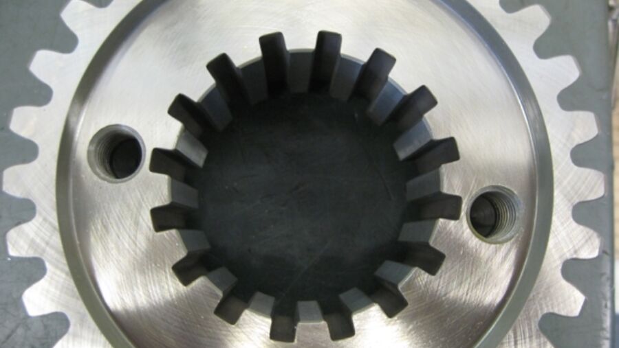 Roue dentée avec profilé de moyeu cannelé