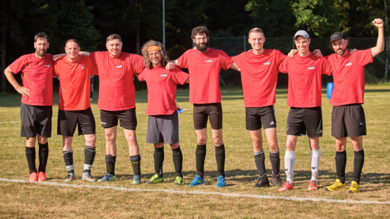 The SCHNEEBALLER team before kick-off