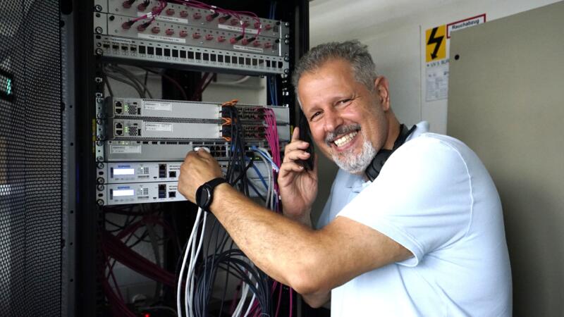 Dario Di Francesco in action: A behind-the-scenes look at our internal IT and the technical infrastructure that reliably supports everyday work at SCHNEEBERGER.