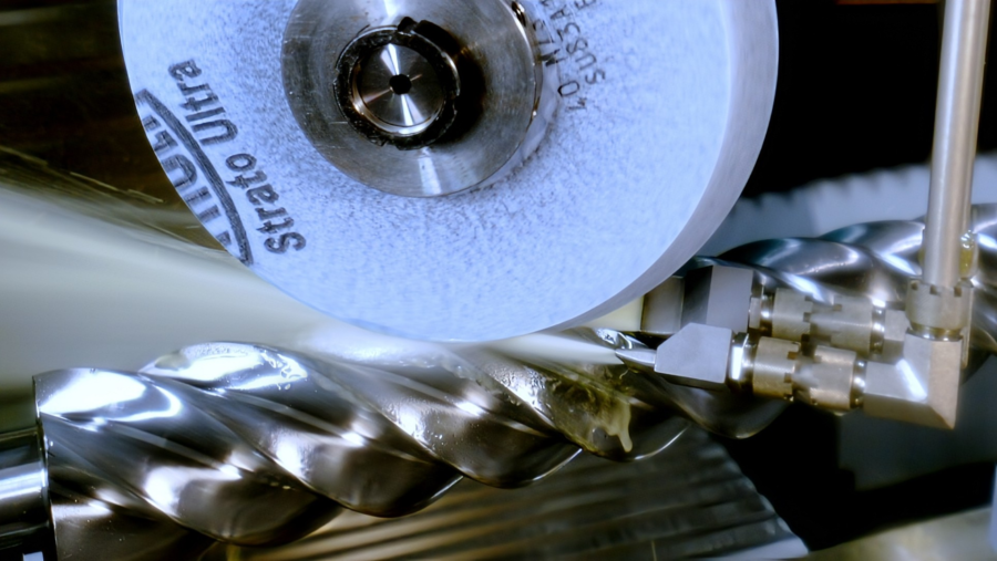 Process cooling with high flow rates and targeted nozzles